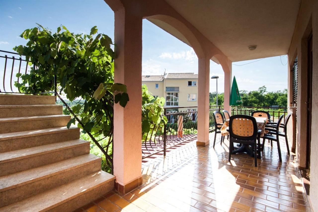 Apartments Dara Umag Extérieur photo
